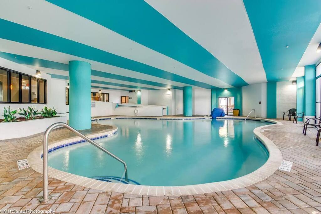 Апартаменты Upscale Oceanview 1Br Dog Friendly! 1104 Миртл-Бич Экстерьер фото
