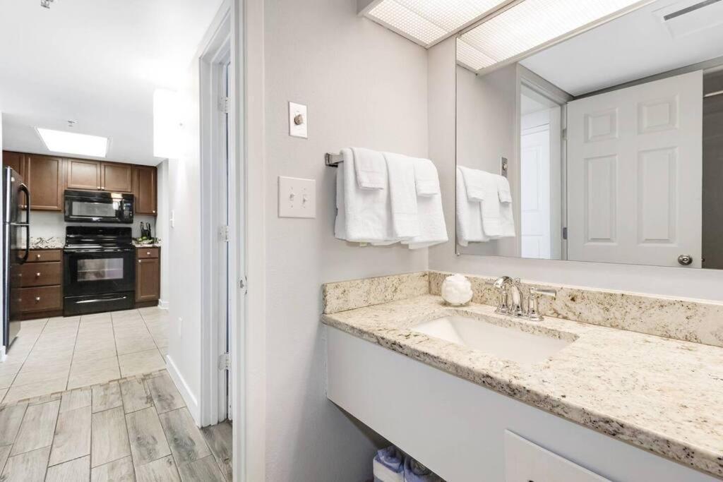 Апартаменты Upscale Oceanview 1Br Dog Friendly! 1104 Миртл-Бич Экстерьер фото