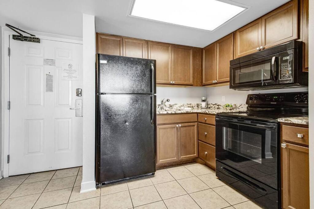 Апартаменты Upscale Oceanview 1Br Dog Friendly! 1104 Миртл-Бич Экстерьер фото